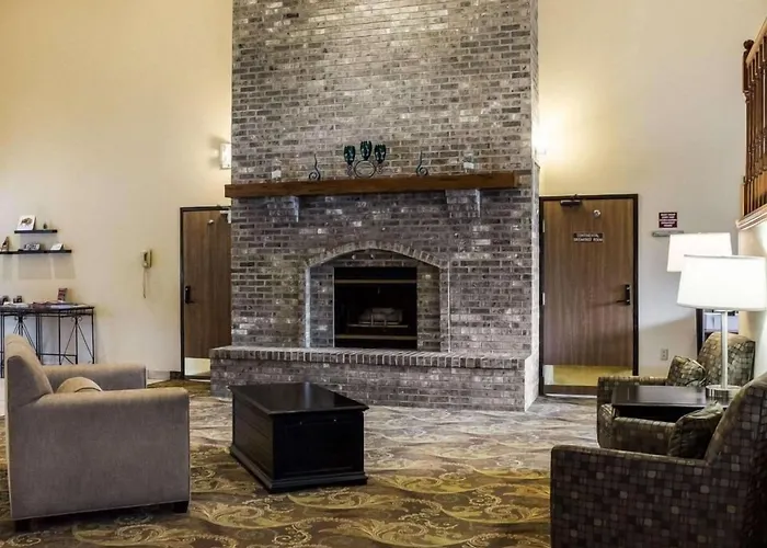 Quality Suites Near West Acres